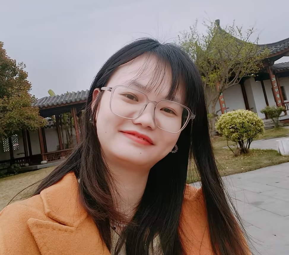 彭飞霞_cropped (1).jpg