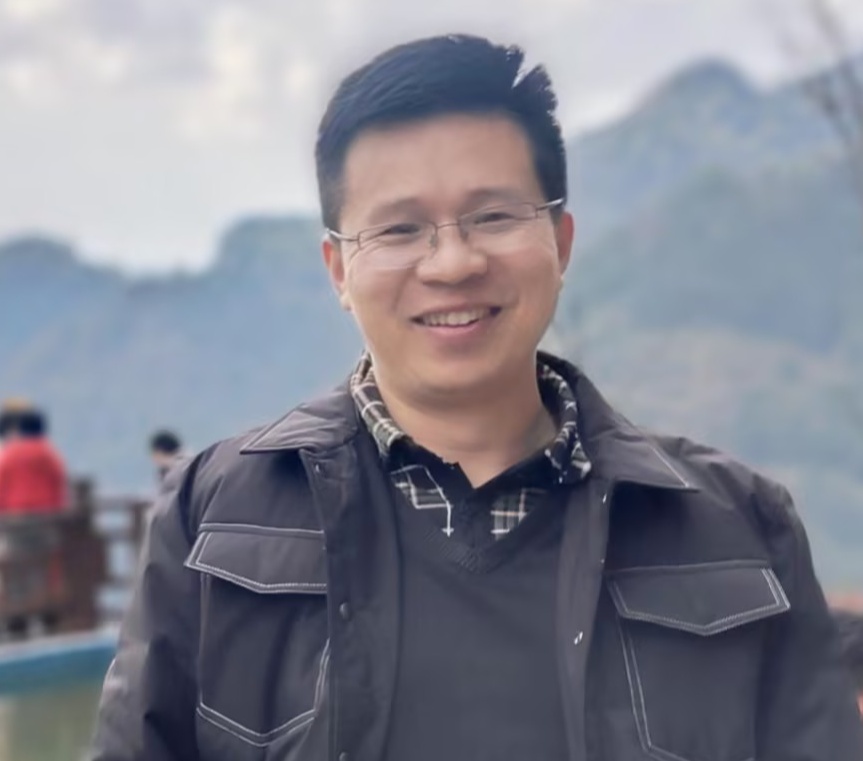 肖和汉_cropped (1).jpg