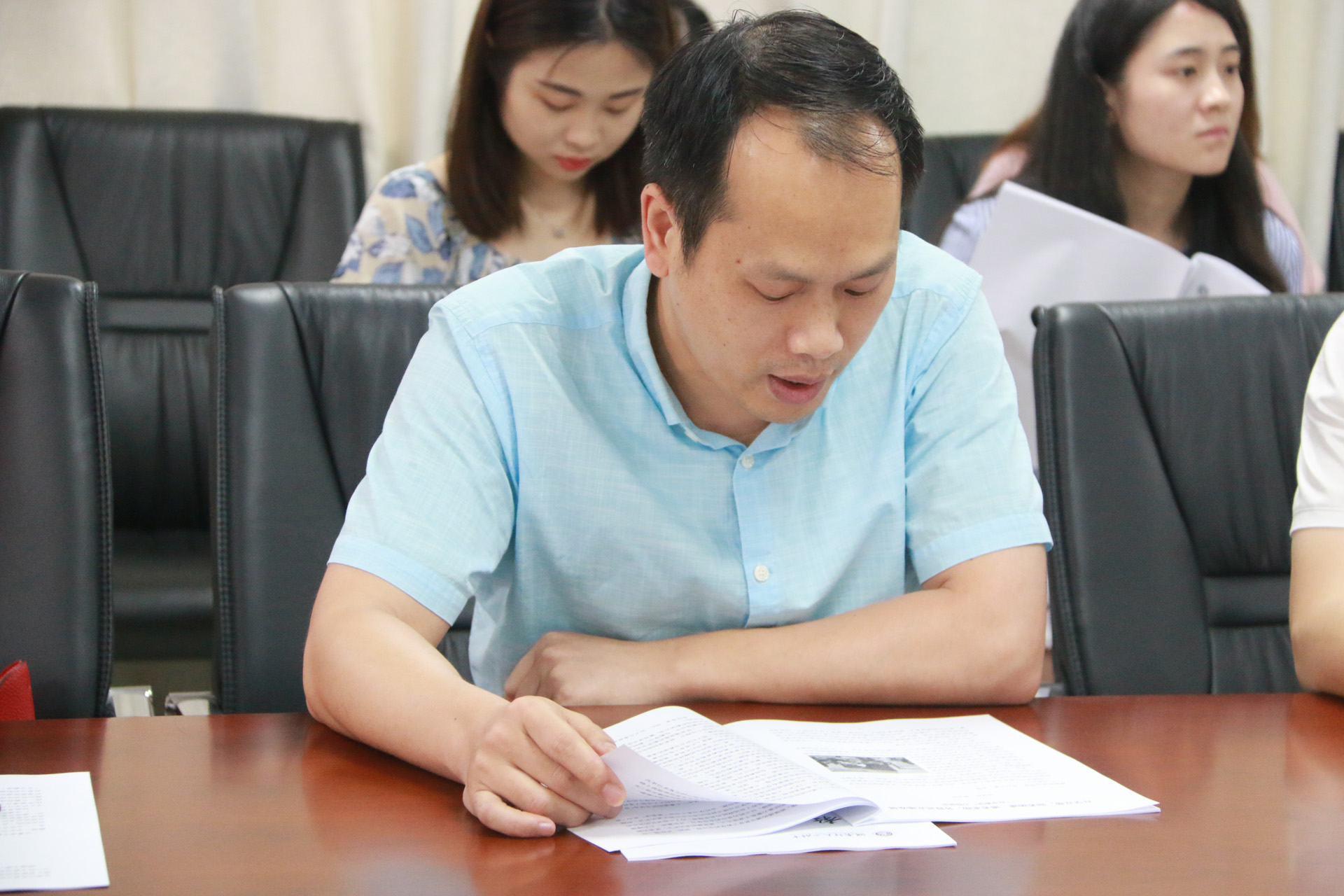 验收课“双优”代表发言：化学组唐永锋