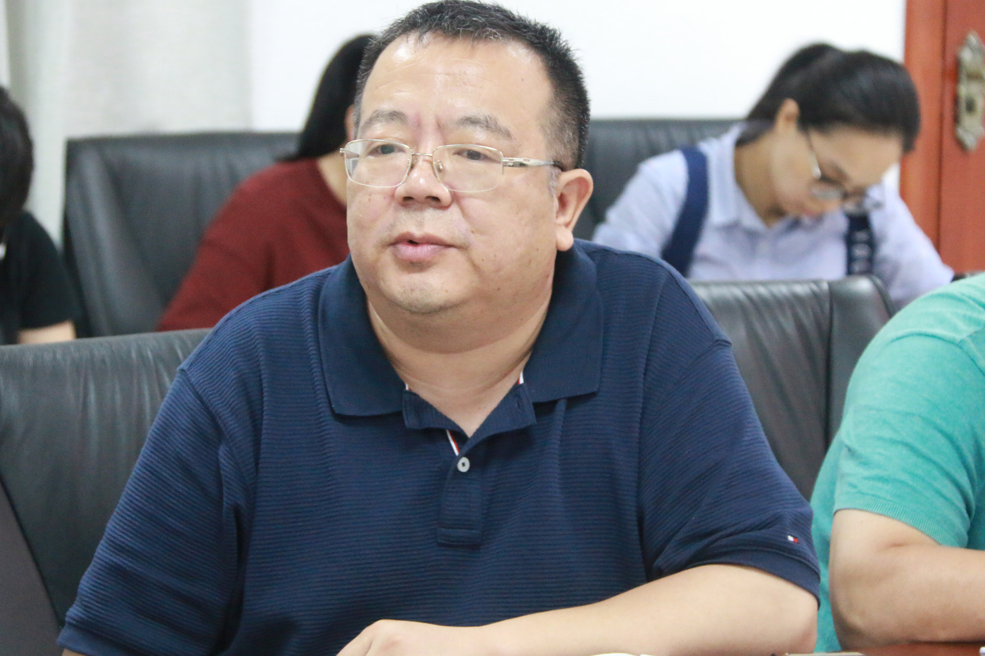 教改督导组组长余柏青对教改进行点评表彰