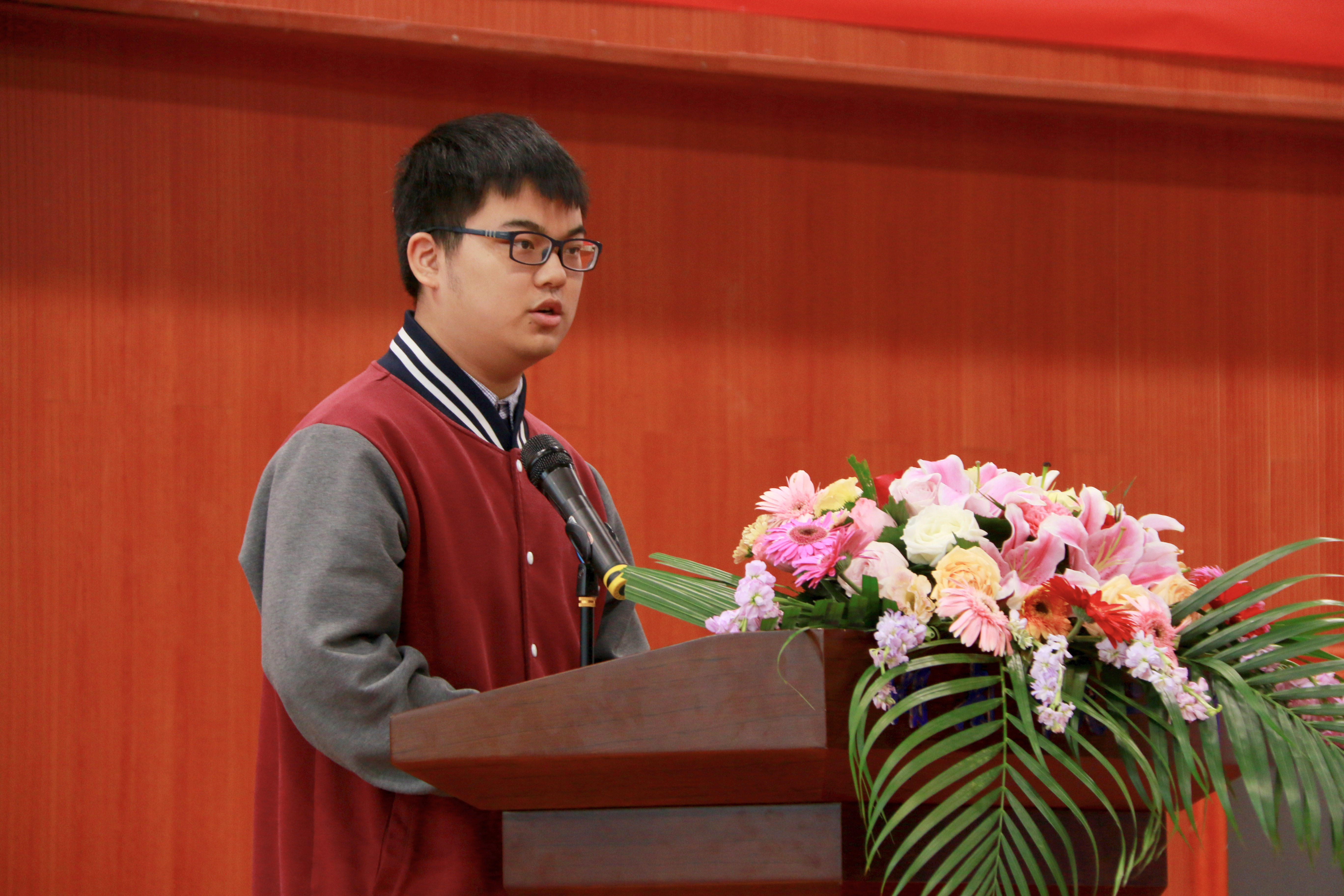 5 2016级6班胡骁同学分别发表感言.jpg