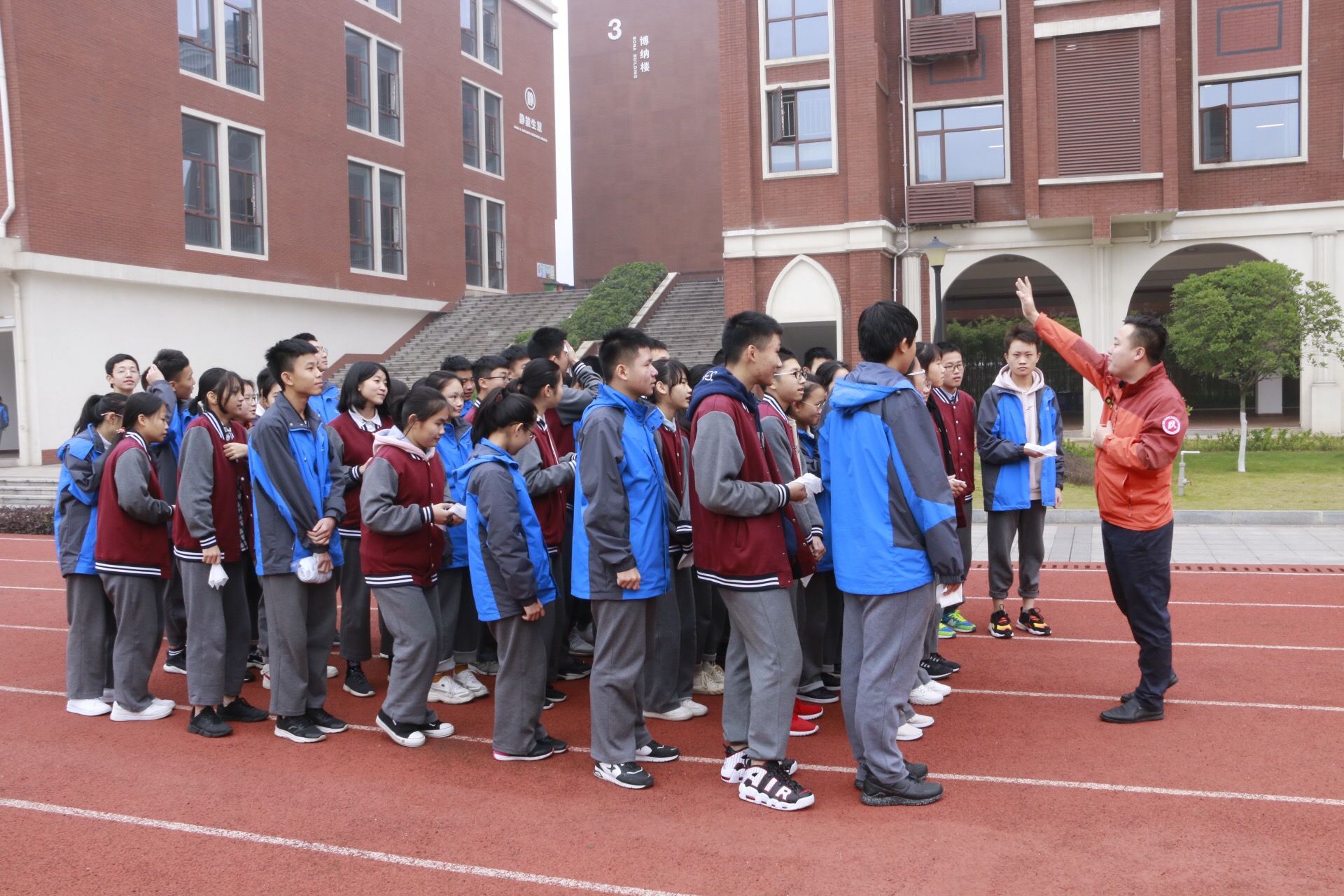 湘安消防教官科普火场逃生注意事项